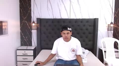 Snapshot of yordi_alpha chatting on 5, 12, 2025 Yordi online show from 5, 12, 2025