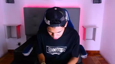 Snapshot of yordi_alpha chatting on 15, 12, 2025 Yordi online show from 15, 12, 2025