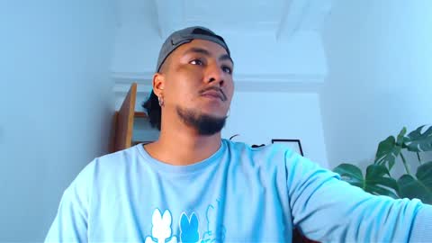 Enzo online show from 2, 2, 2025