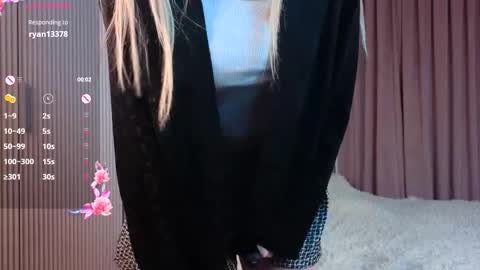 Elizabeth brunette -- Darline blonde  online show from 28, 10, 2025