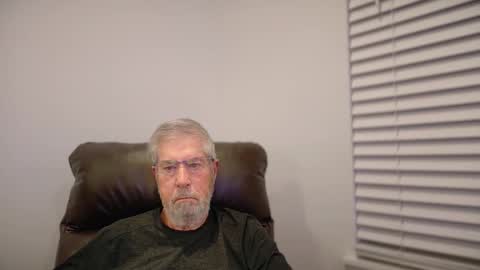 Snapshot of yougogirl_3 chatting on 11, 1, 2026 Colorado Guy Straight online show from 11, 1, 2026