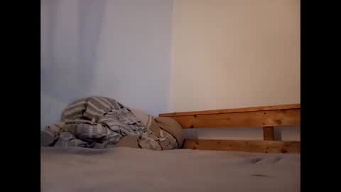younh23wood online show from 30, 5, 2026