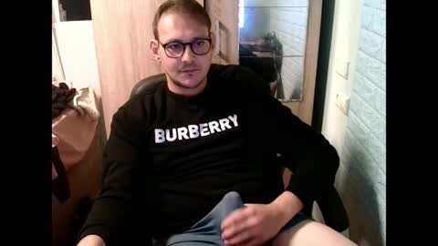 Snapshot of younromki chatting on 25, 4, 2026 A... online show from 25, 4, 2026