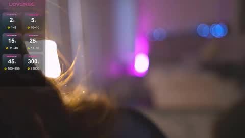 Julia Please Thumbs up me   online show from 3, 2, 2026