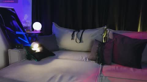 Goddess Alana online show from 10, 11, 2025