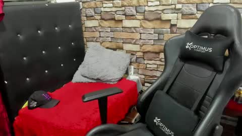 Snapshot of your_hot_friend69 chatting on 25, 2, 2025 David online show from 25, 2, 2025