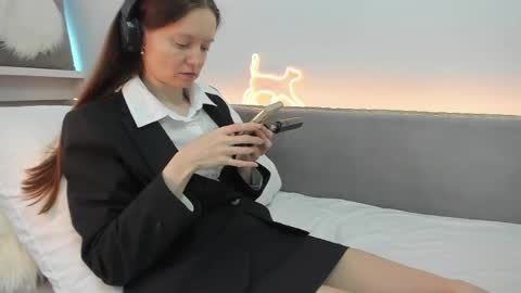 Snapshot of your_librarian chatting on 2, 6, 2026 Your Librarian online show from 2, 6, 2026