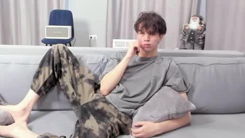 Snapshot of your_shy_guy chatting on 25, 1, 2025 your_shy_guy online show from 25, 1, 2025