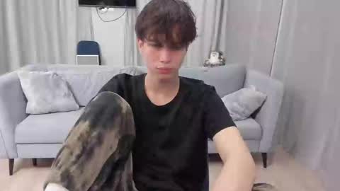 Snapshot of your_shy_guy chatting on 31, 1, 2025 your_shy_guy online show from 31, 1, 2025