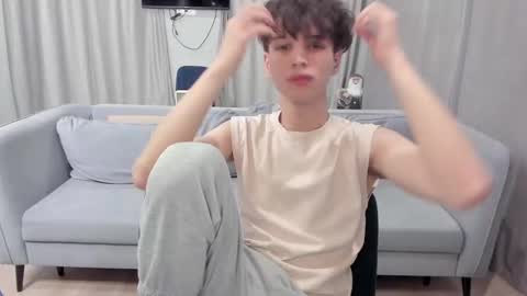 Snapshot of your_shy_guy chatting on 13, 2, 2025 your_shy_guy online show from 13, 2, 2025