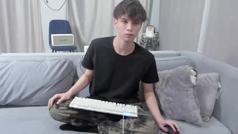 Snapshot of your_shy_guy chatting on 17, 2, 2025 your_shy_guy online show from 17, 2, 2025