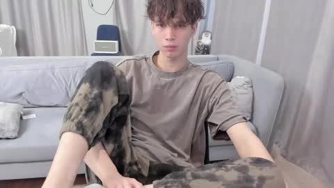 Snapshot of your_shy_guy chatting on 24, 2, 2025 your_shy_guy online show from 24, 2, 2025