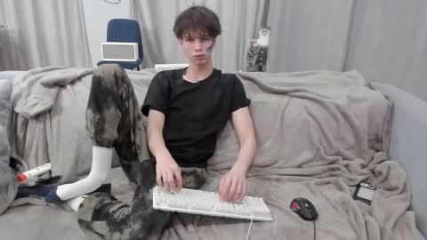 Snapshot of your_shy_guy chatting on 7, 3, 2025 your_shy_guy online show from 7, 3, 2025