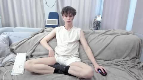 Snapshot of your_shy_guy chatting on 8, 3, 2025 your_shy_guy online show from 8, 3, 2025