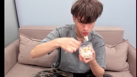 Snapshot of your_shy_guy chatting on 18, 10, 2025 your_shy_guy online show from 18, 10, 2025