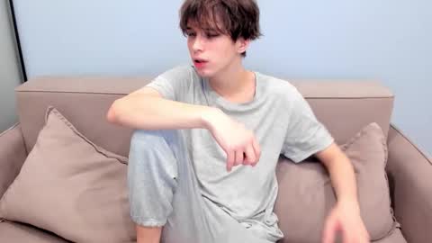 Snapshot of your_shy_guy chatting on 29, 11, 2025 your_shy_guy online show from 29, 11, 2025