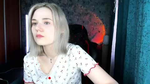 Snapshot of your_small_bunny chatting on 12, 5, 2026 Molly online show from 12, 5, 2026