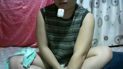 yourasian_lover29 online show from 6, 2, 2026