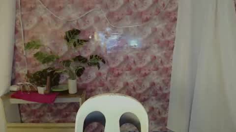 Snapshot of yourfavoratesunshine chatting on 13, 5, 2026 Sunshine online show from 13, 5, 2026