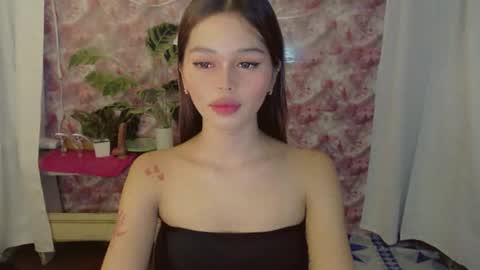 Snapshot of yourfavoratesunshine chatting on 18, 5, 2026 Sunshine online show from 18, 5, 2026