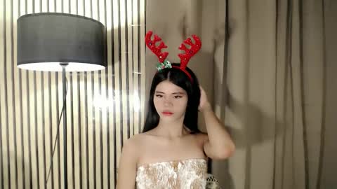 Snapshot of yourfavoratevivian chatting on 21, 12, 2025 Vivian online show from 21, 12, 2025