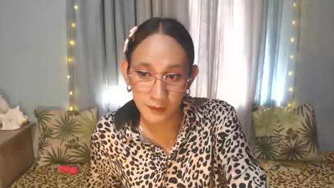 Snapshot of yourfavoratezoe chatting on 8, 4, 2026 ZOE KHATE online show from 8, 4, 2026