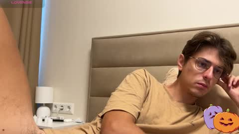 Chris online show from 28, 10, 2025