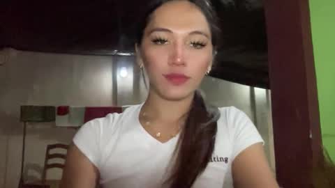 Snapshot of yourhotlove_jamellaxxx chatting on 21, 12, 2025 LOVING JAMMELA online show from 21, 12, 2025
