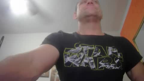 Snapshot of yourhusband987 chatting on 27, 10, 2025 yourhusband987 online show from 27, 10, 2025