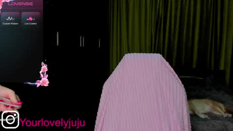 Julia 3 online show from 30, 1, 2025