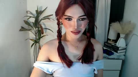 TIFFANY SUCKING QUEEN online show from 16, 6, 2026