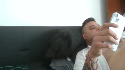 Snapshot of yourpersonalgeniusl chatting on 14, 12, 2025 yourpersonalgeniusl online show from 14, 12, 2025