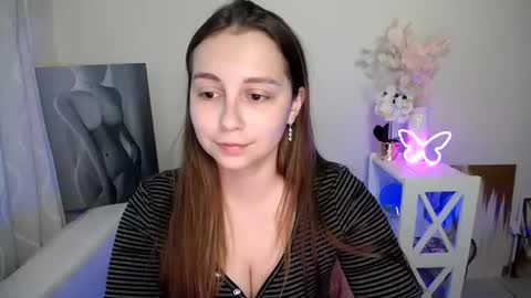 Snapshot of yours_piece_of_happiness_ chatting on 29, 5, 2026 Happy online show from 29, 5, 2026