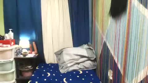 Nica Trocio online show from 19, 4, 2026