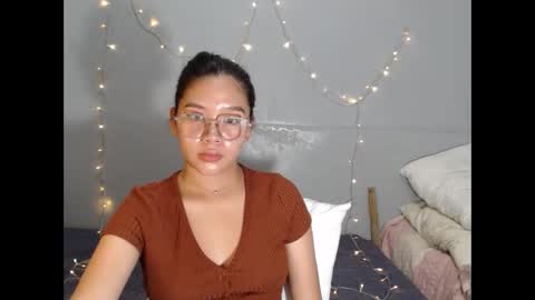 yoursexy_reb online show from 17, 12, 2025