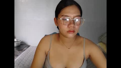 yoursexy_reb online show from 3, 2, 2026