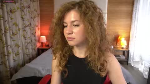 Snapshot of yoursgirlalice chatting on 3, 10, 2025 Alice online show from 3, 10, 2025