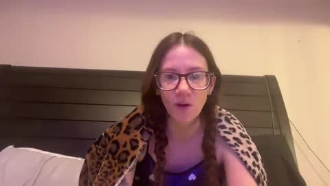 Snapshot of yourstrulylivy chatting on 31, 12, 2024 yourstrulylivy online show from 31, 12, 2024