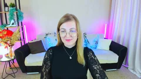 Snapshot of youruniverser chatting on 13, 9, 2025 Alice online show from 13, 9, 2025