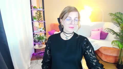 Snapshot of youruniverser chatting on 20, 9, 2025 Alice online show from 20, 9, 2025