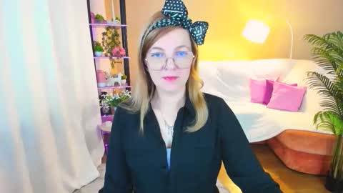 Snapshot of youruniverser chatting on 24, 9, 2025 Alice online show from 24, 9, 2025