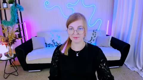 Snapshot of youruniverser chatting on 26, 9, 2025 Alice online show from 26, 9, 2025