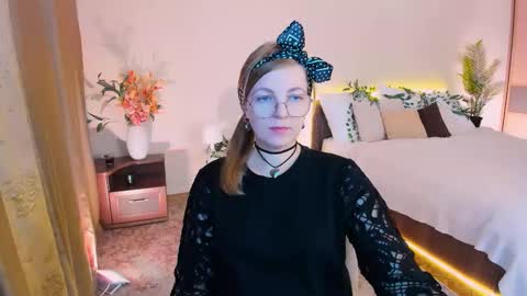 Snapshot of youruniverser chatting on 30, 9, 2025 Alice online show from 30, 9, 2025