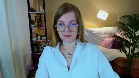 Snapshot of youruniverser chatting on 3, 10, 2025 Alice online show from 3, 10, 2025