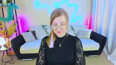 Snapshot of youruniverser chatting on 4, 10, 2025 Alice online show from 4, 10, 2025