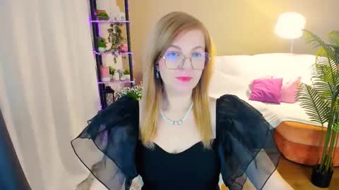 Snapshot of youruniverser chatting on 20, 10, 2025 Alice online show from 20, 10, 2025