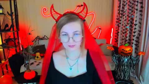 Snapshot of youruniverser chatting on 28, 10, 2025 Alice online show from 28, 10, 2025