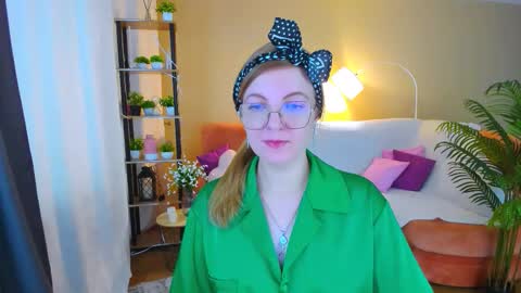 Snapshot of youruniverser chatting on 11, 11, 2025 Alice online show from 11, 11, 2025