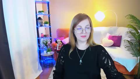 Snapshot of youruniverser chatting on 16, 11, 2025 Alice online show from 16, 11, 2025