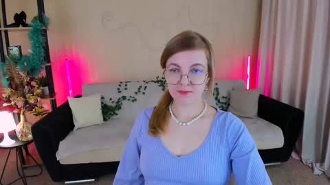 Snapshot of youruniverser chatting on 17, 11, 2025 Alice online show from 17, 11, 2025